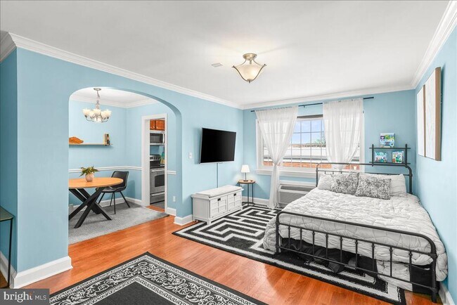 Photo - 820 N Washington St Unit 327