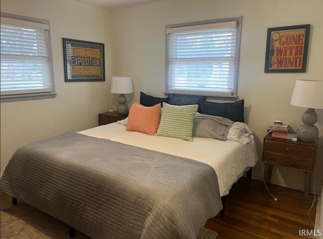 Photo - 843 Sparta St