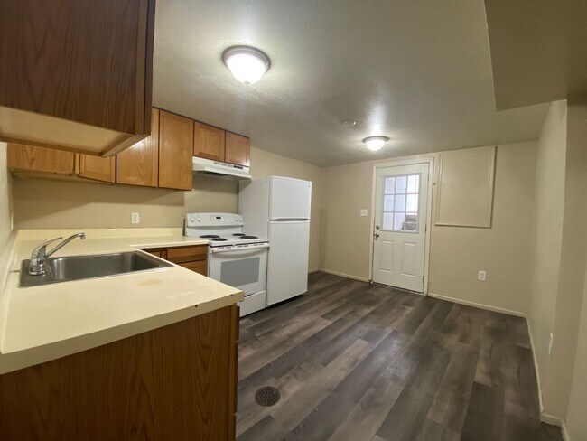 Photo - 805 6th St Unit Downstairs