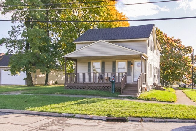 Building Photo - 3 bedroom 3 bathroom Single Family Home