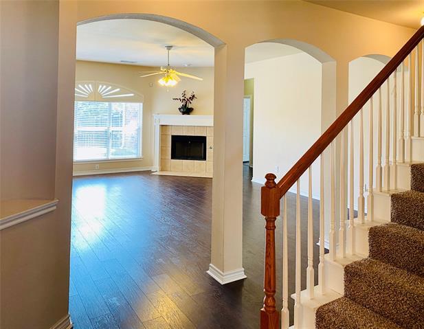 Photo - 300 Rain Tree Dr