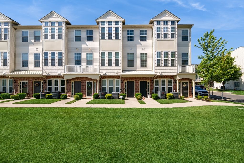 Photo - 43 Kyle Dr Townhome
