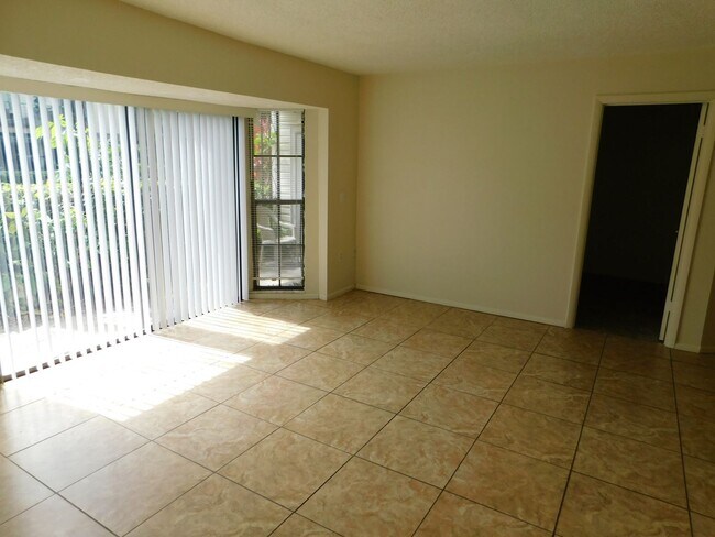 Photo - Large 1 Bed  Condo, w/Bonus Room (Office?)...