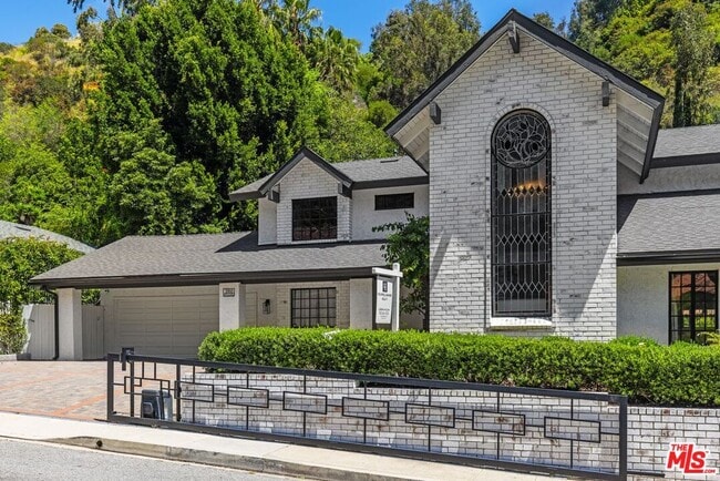 Photo - 1060 Chantilly Rd