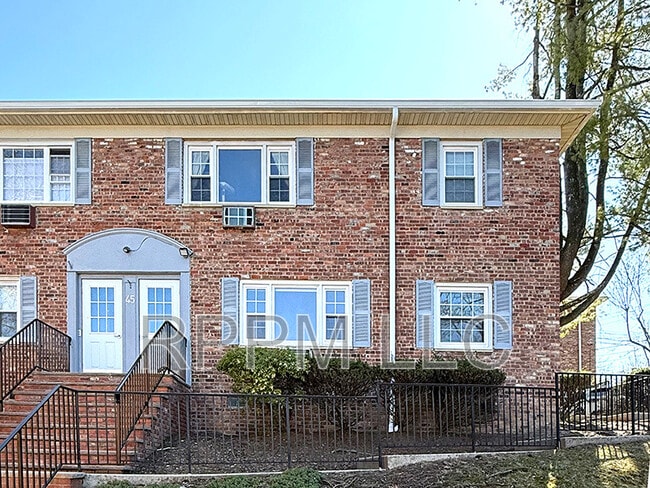 Building Photo - 45 Wedgewood Dr Unit 125