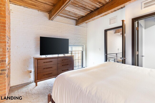 Photo - 5000 Euclid Ave Unit 513