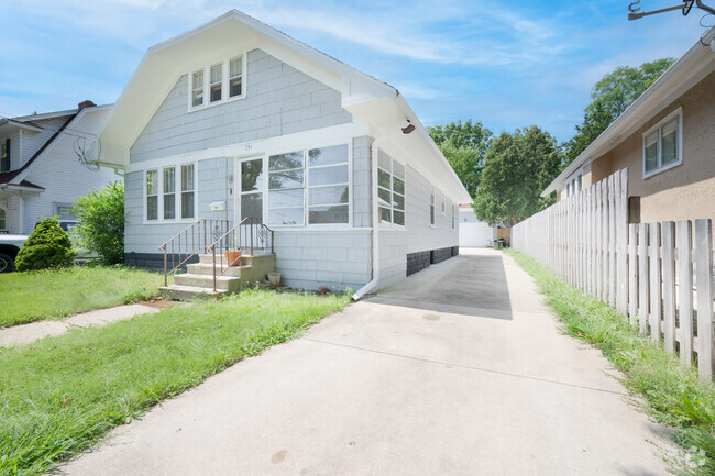 Building Photo - 739 S Spencer St Rental