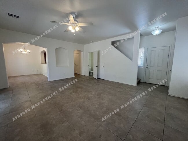 Photo - Spacious 3-Bedroom Plus Den in Prime Glend...