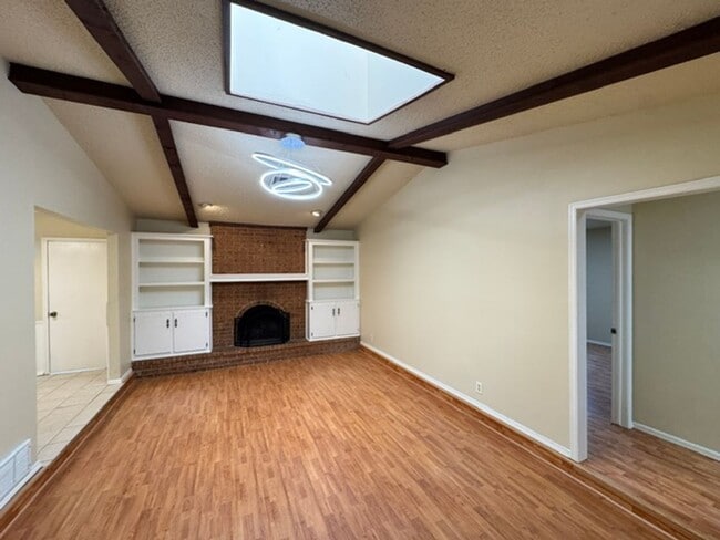 Photo - Beautifully updated, 3 bed 2 bath home in Moore, ready for move in! New granite, paint and fixtures!