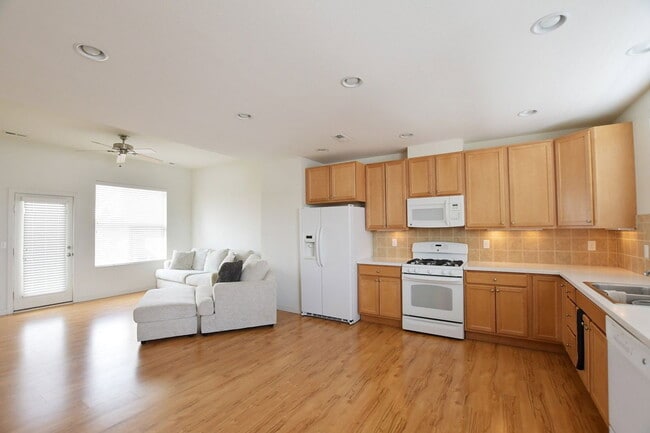 Photo - 2422 Uinta St