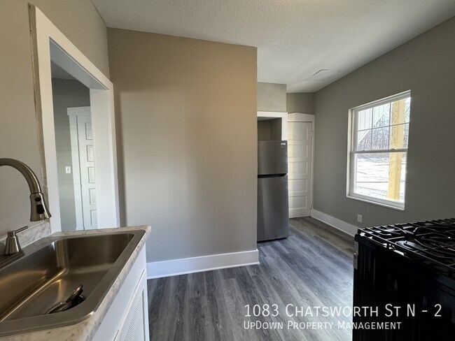 Photo - 1083 Chatsworth St N Unit 2