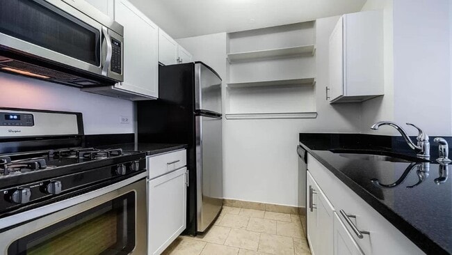 75 Poplar St Unit 8E