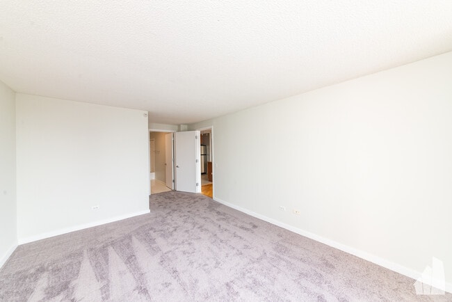 Photo - 545 N Dearborn St