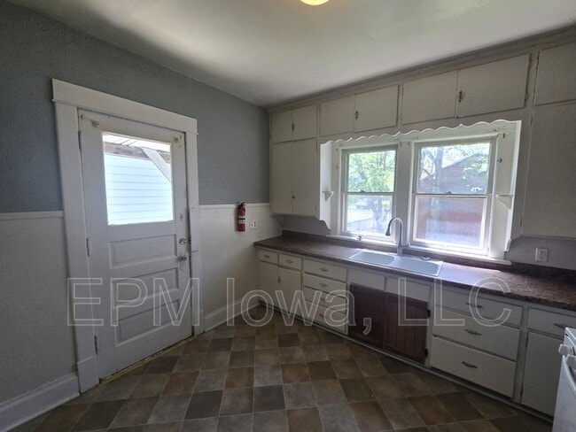 Photo - 408 Locust St