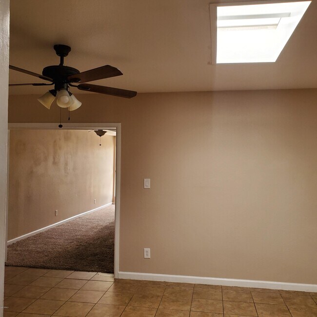 Photo - 1719 E Gaylon Dr