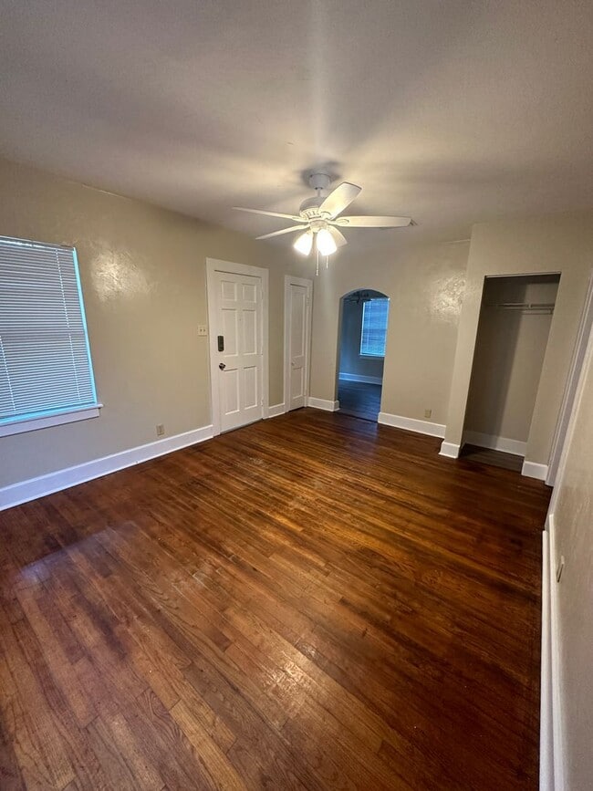 Photo - 2/1 house with yard in Midtown! Available now!