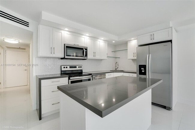 Building Photo - 6039 Collins Ave Unit 1222