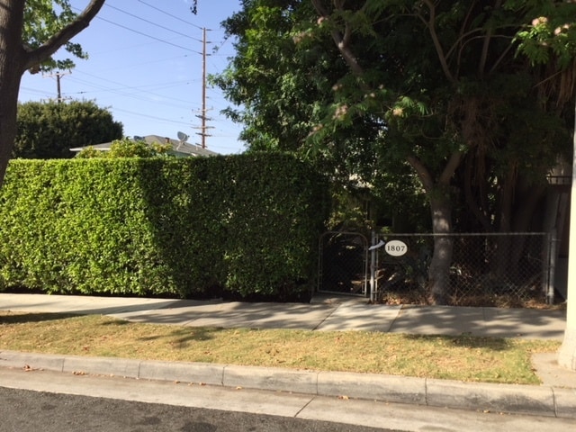 Front entry - 1807 19th St Apartments Unit B