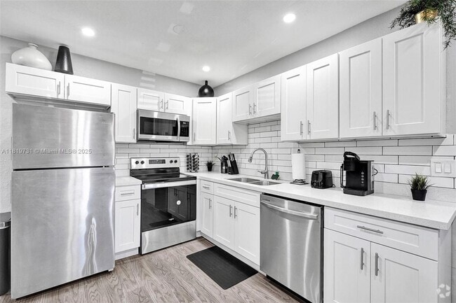 Building Photo - 1324 NE 151st St Rental