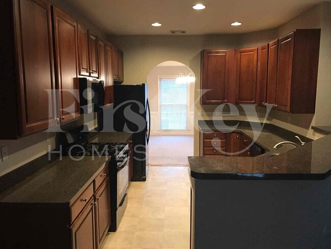 Photo - 6287 Greenock Dr