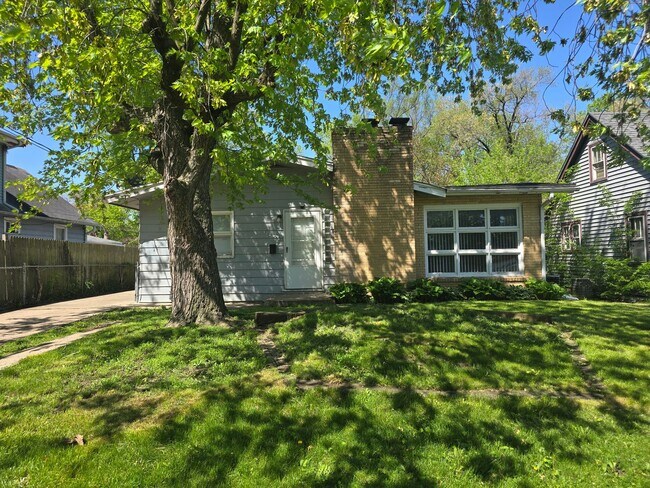 3 bedroom home on the east side of Rockford - 3 bedroom home on the east side of Rockford