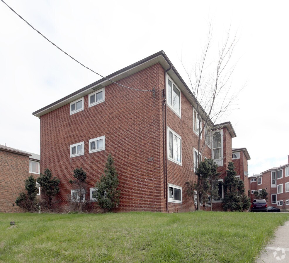 Photo - 2251 Jane St