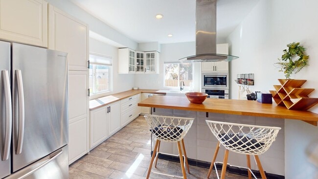 Photo - Short or Long Term Rental | ROOFTOP VIEWS!