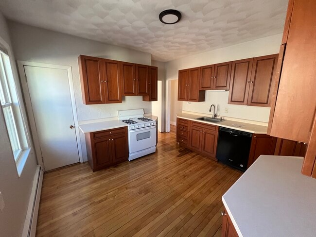 Kitchen 1 - 69 Frederick Ave Unit 69