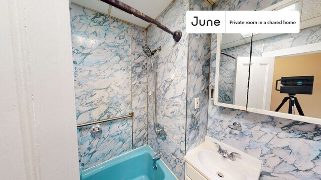 Photo - Room in Shared 4 bed/1 bath home Unidad C