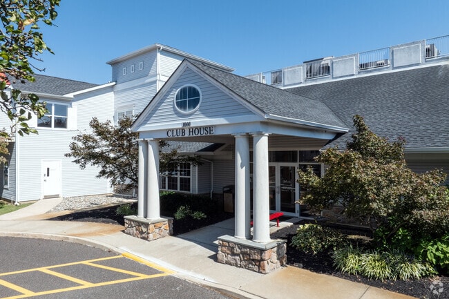 Clubhouse - WESTON CLUB