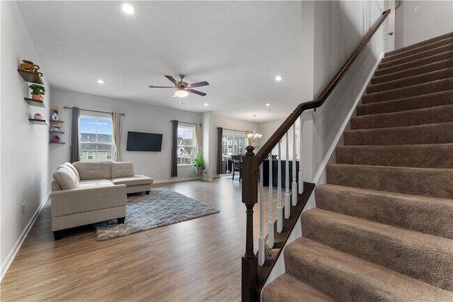 Photo - 5103 Spruce Rd