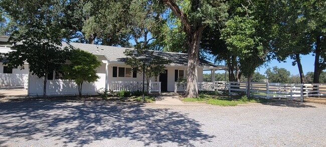 8424 Silver Bridge Rd Unidad cottage