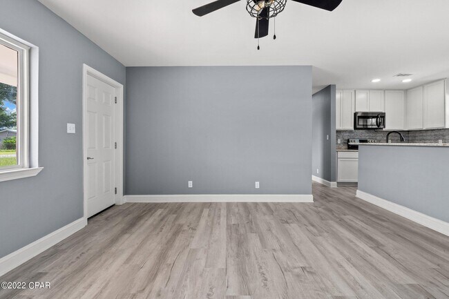 Photo - 162 N Anita Dr