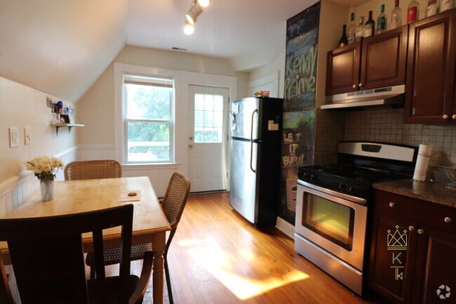 Building Photo - 5 Kendall St Unit 3 Rental
