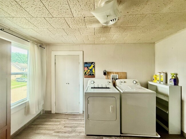 Photo - 310 Birdsall St