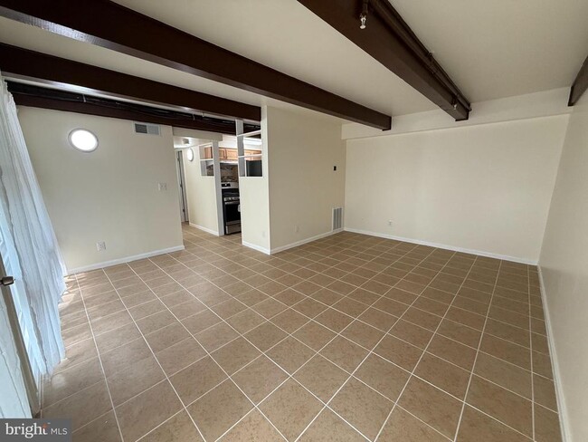 Photo - 7402 18th Ave Unidad 111
