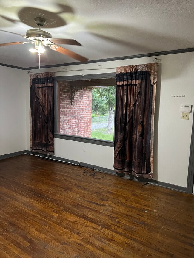 Photo - 2446 Balis Dr