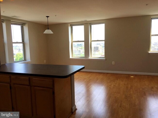 Photo - 1308 Clifton St NW Unit 404