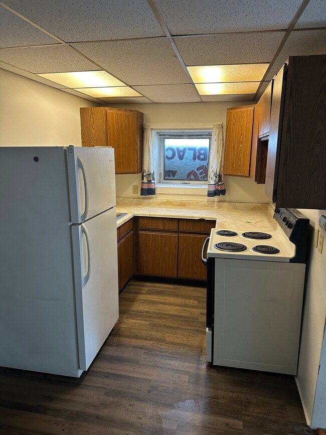 Building Photo - 305 W Railroad St Unit #3