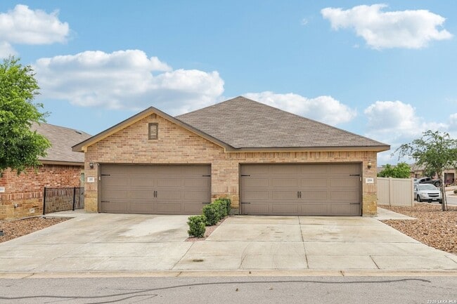 Photo - 219 Eugene Pass