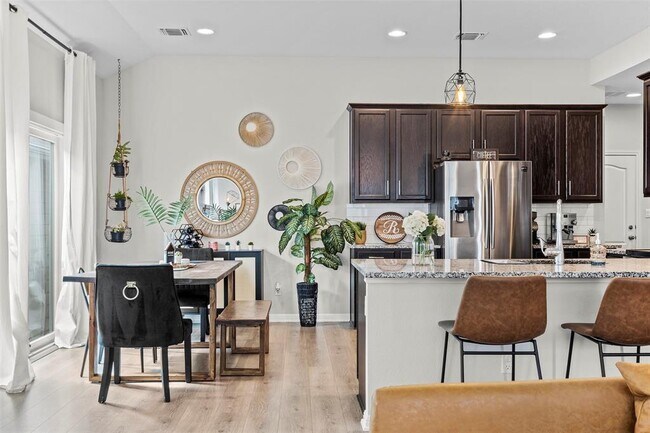 Photo - 709 Speckled Alder Dr