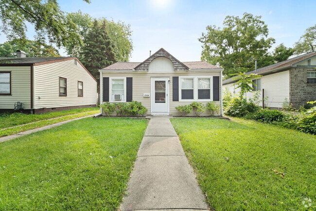 Building Photo - 27424 Groveland St Rental