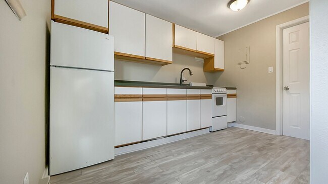 214 N Main St