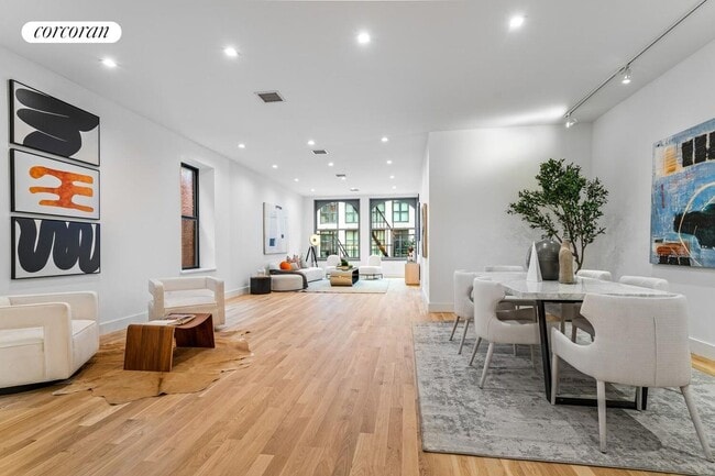 Photo - 228 W Broadway