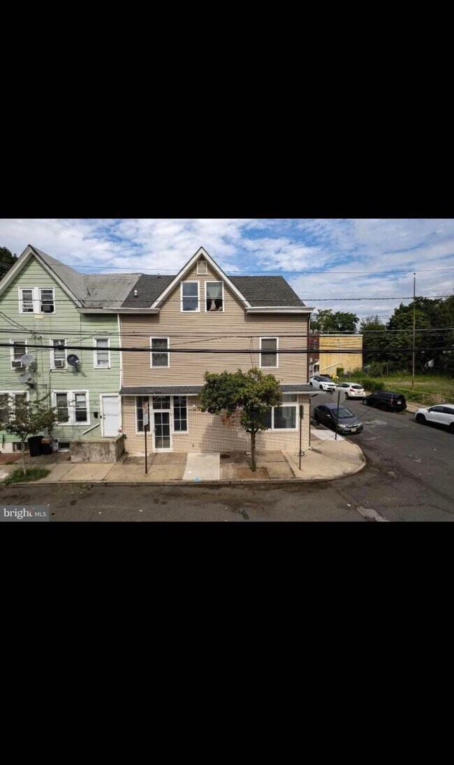 80-82-82 Jersey St
