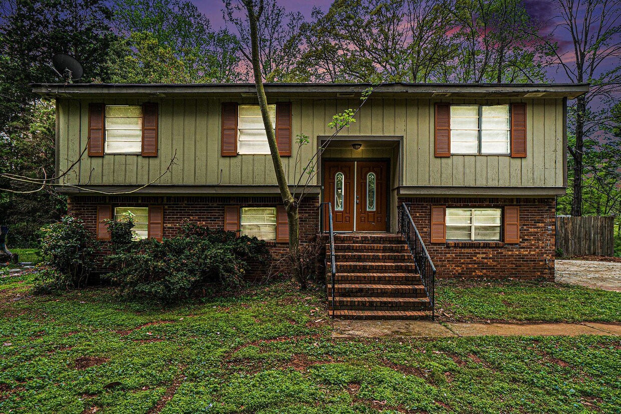 5 Bedroom 3 Bathroom Home - 5 Bedroom 3 Bathroom Home