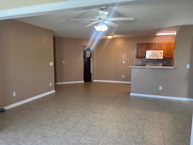 3806 Maypop Cir