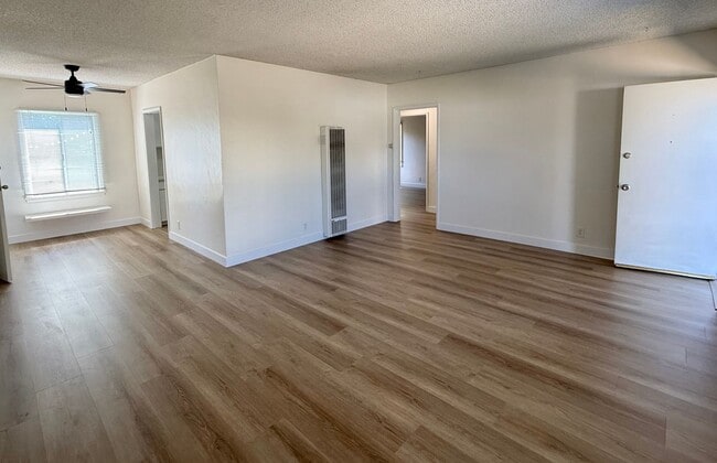 Photo - 11294 Utopia Ave