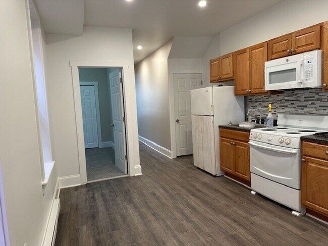 Photo - Harrisburg School District 2 Bedroom 1 Bat... Unit 1