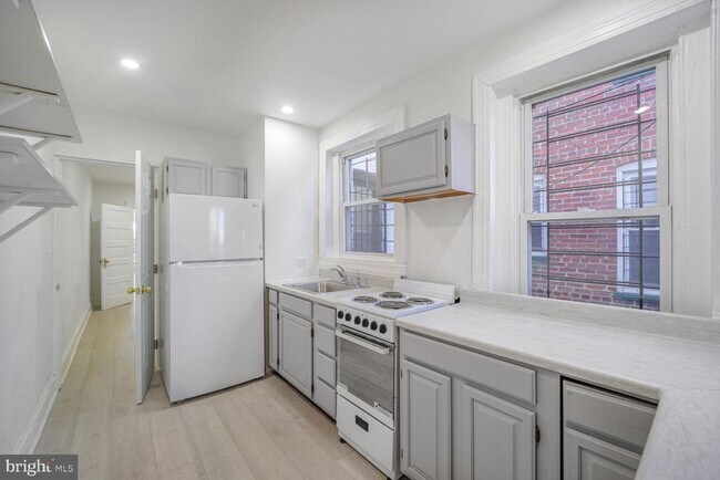 Photo - 1430 A St SE Unit 1